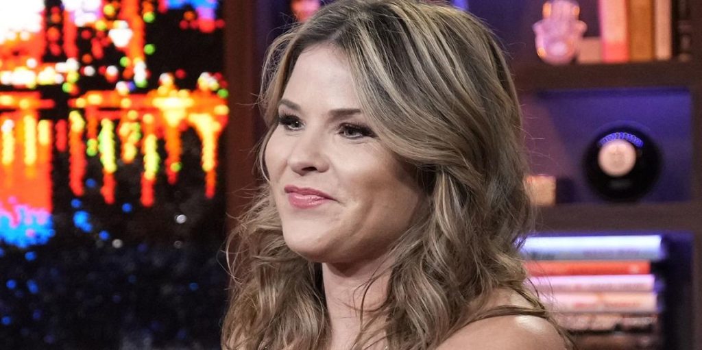 Jenna Bush Hager, unutulmaz seksi bir gece kıyafeti ile herkesin dikkatini çekti.