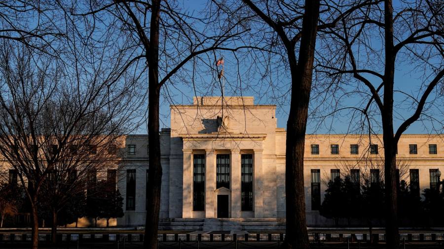 Fed, merkez bankaları yeni bir aşamaya girerken faiz oranlarını yarım puan artırdı