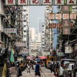 Hong Kong hisseleri, şehrin bir Covid yasasını hafifletmeyi düşündüğüne dair raporların ardından yaklaşık %3 yükseldi